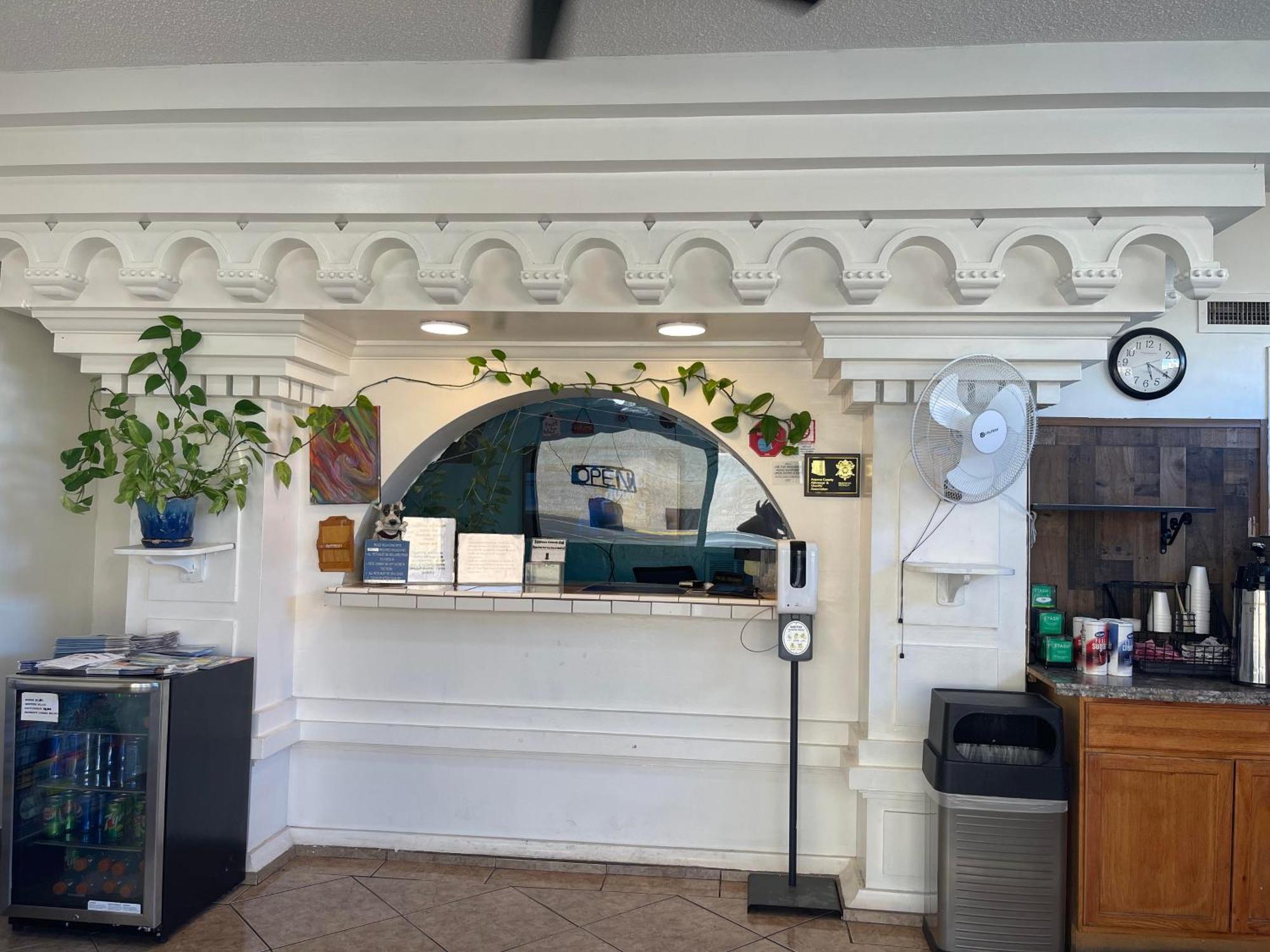 Windsor Inn Лейк Хавасу Сити Екстериор снимка