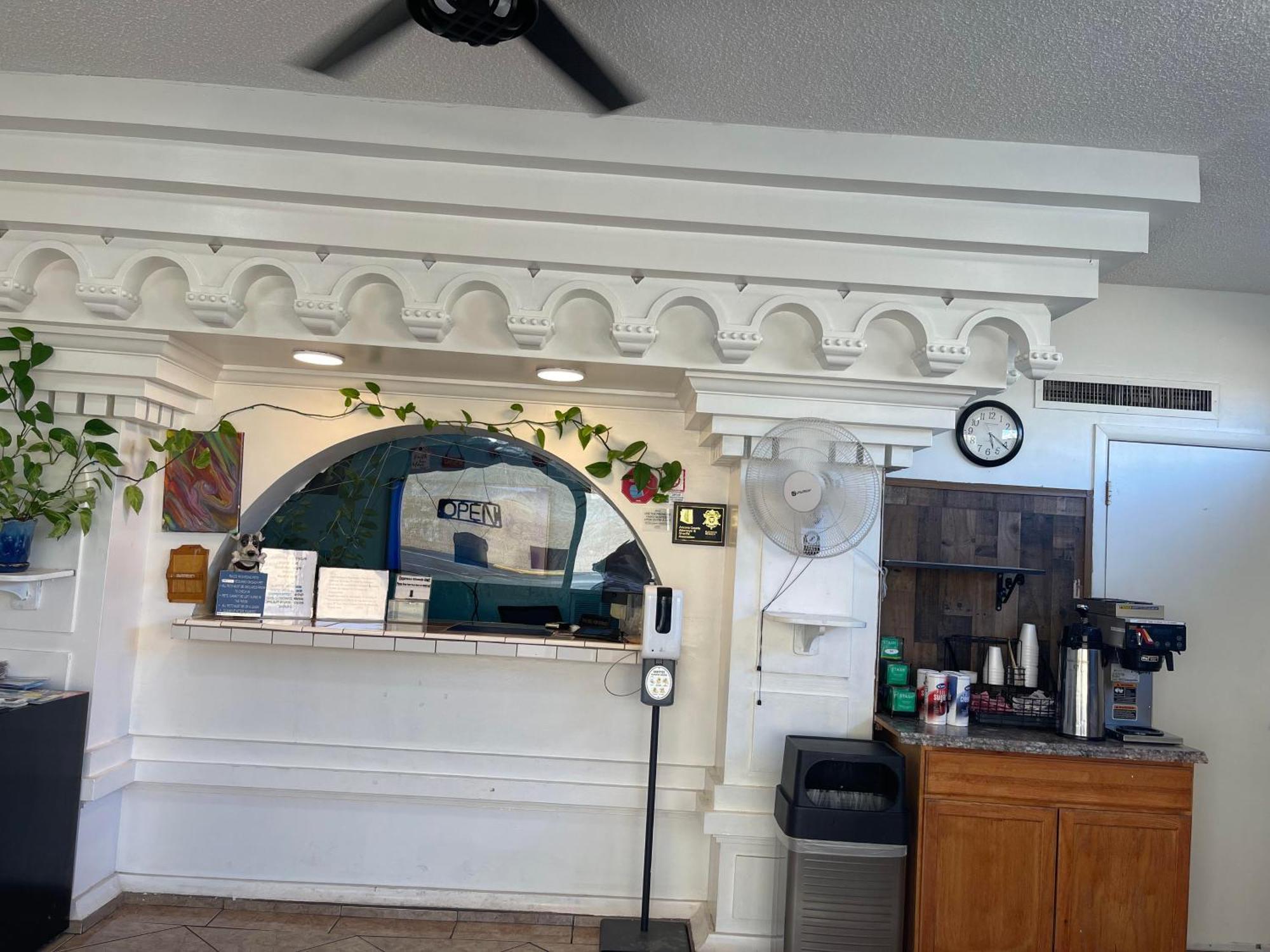 Windsor Inn Лейк Хавасу Сити Екстериор снимка